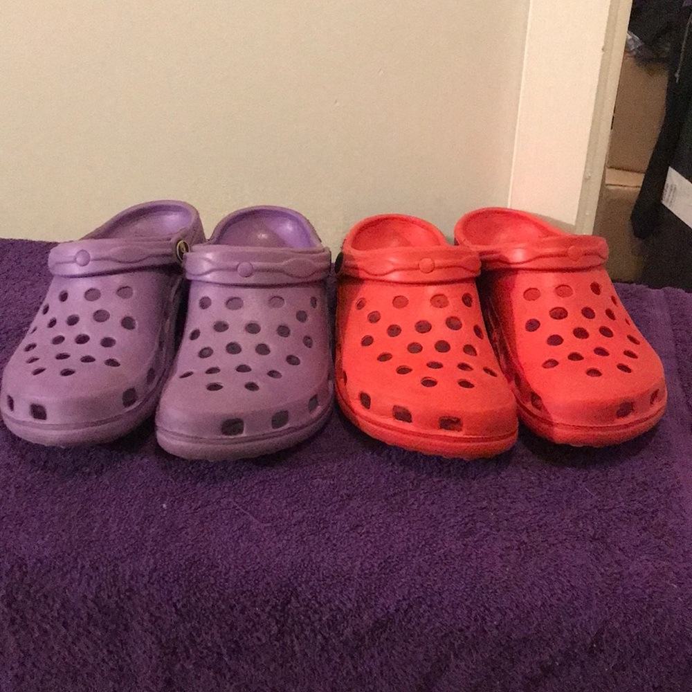 Lightweight Purple and Red Slip-On Clogs Size 7/8 W 5/6 Y (2 pairs)